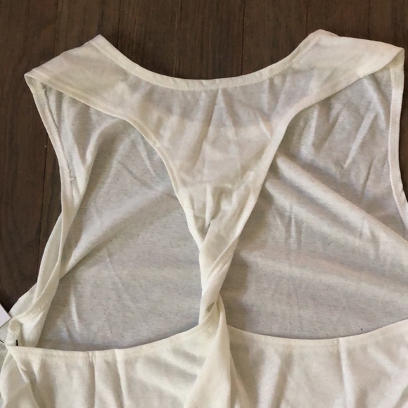 Nike NWT twist tank top - Picture 11 of 11